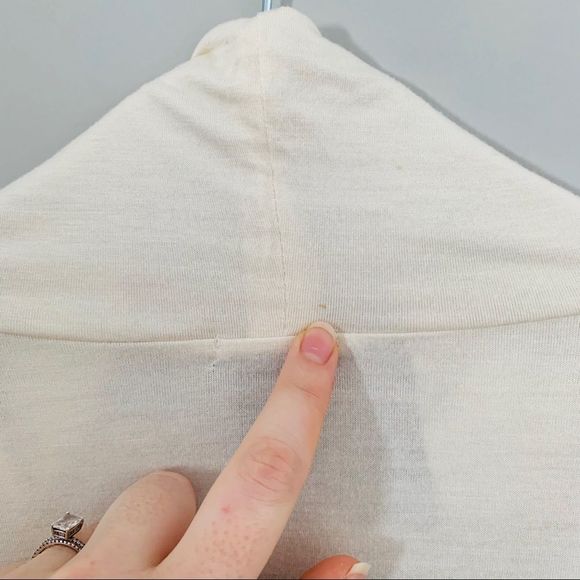 Ann Taylor blouse cream deep v stretch M E… - Picture 7 of 8